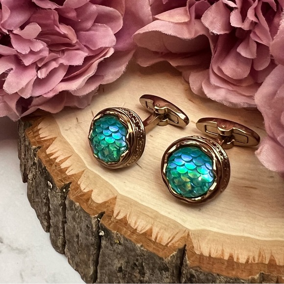 Antiqued Gold and Teal Blue Mother of Pearl Cufflinks - Picture 5 of 17